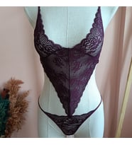 Sofia Transparan Dantelli Kadın Fantezi Bodysuit-VİŞNE ÇÜRÜĞÜ