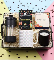 Siyah French Press & Gold Detaylı Kupa & Alerya Colombia Filtre Kahve & Vanilya Kokulu Bardak Mum Hediye Seti