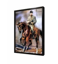 Tablosan At Üstünde Atatürk Çerçeveli Cam Tablo