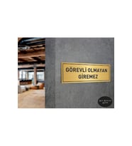 GÖREVLİ OLMAYAN GİREMEZ YAZISI GOLD METAL LEVHA