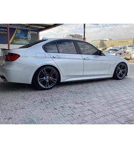 bmw f30 yan marşpiyel lipi - PLASTİK - PARLAK SİYAH