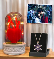 Kişiye Özel Fotoğraflı Hediye Seti  Led Işıklı Kırmızı Kalpli Fanus & Lotus Kolye