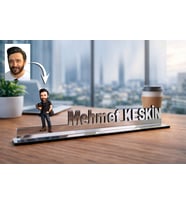 Kişiye Özel Fotoğrafçı Karikatürlü 30 cm Ayna Pleksi Masaüstü İsimlik - Fotoğrafçı Hediyesi İş Arkadaşına ve Meslek Sahibine Hediye