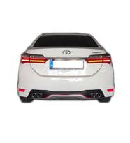 Toyota Corolla Arka Difüzör Egzoz Görünümlü Kırmızı Şeridli