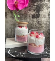 Strawberry Cheesecake Decorative Candle/ Çilekli Cheesecake Dekoratif Kokulu Mum