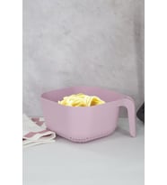 Pembe, Kare Makarna Süzgeci
