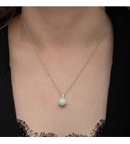 Beyaz Krstal Taşlı  925 Ayar Gümüş Kadın Kolye