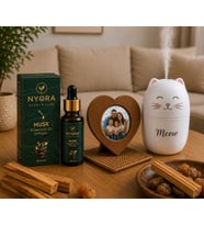 NYORA Kişiye Özel Ahşap Kalp Çerçeve Meow Temalı H2O Hava Nemlendirici Cihaz Musk Kokulu 20 Ml Damlalıklı Aroma Terapi Esansiyel Yağ