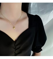 316L Gold Renk Antialerjik Kalp Kolye: Şık ve Zarif Tasarım