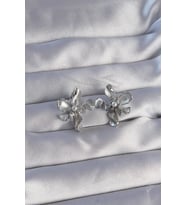 Pirinç Gümüş Renk İnci Detay Çiçek Tasarımlı Küpe 5886 - SSSSSS1653-8655