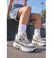 Yetişkin Çocuk Patenli Spor Ayakkabı Akıllı Bağcıklı İçe Kapanan Tekerlekli Sneaker 049
