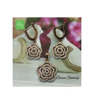 Çiçek Figürlü Taşlı Set