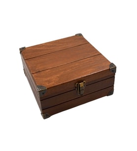 Ahşap Kare Kutu Klipsli 22Cmx22cm Gen. 10 Cm Yükseklik  (Ceviz)