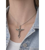 Antik Kanatlı Asa Figürlü Gümüş Renk Unisex Kolye