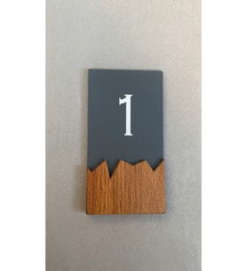 Wooden Serisi Dikey Kapı Numarası