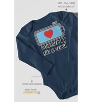 Powered By Süt ve Sevgi Baskılı Bebek Zıbını – Çıtçıtlı Body 8 Renk  %100 Pamuk Uzun Kol (Lacivert)