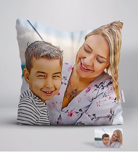 BK Gift Kişiye Özel Tam Boy Anne ve Oğul Karikatürlü Beyaz Yastık-1