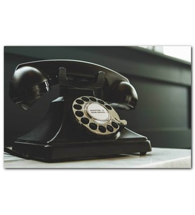 Cakatablo Otel Odasında Eski Model Telefon MDF Tablo