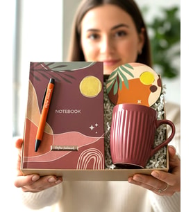 Kişiye Özel Desenli Defter & Kişiye Özel Metal Tükenmez Kalem & Modern Kupa & Ahşap Bardak Altlığı Hediye Seti