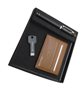 Signator D397 İsme Özel Set - Deri Kartlık + 32 Gb. Anahtar Usb Bellek  + Kalem Seti  İsme Özel Hediyelik Set (Karışık)
