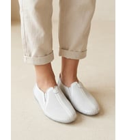 BEREN Hakiki Deri Beyaz Kadın Babet Ortopedik Taban Lazer Delikli Slip-On Comfort Ayakkabı