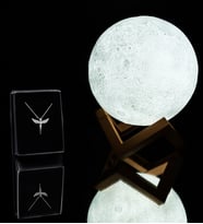 3D Ay Şeklinde Dekoratif Gece Lambası Masa Lambası & Gümüş Renk Melek Kolye Hediye Seti