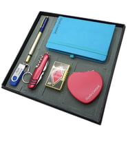 Signator® Serena  İsme Özel Set - 32 Gb. Usb Bellek + Çakmak + Not defteri  + Çakı + Kalem ve El Aynası  Kişiye Özel Hediyelik Set (Karışık)