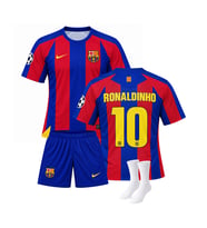 Ronaldinho 05/06 Sezonu Barcelona Retro 3'lü Çocuk Futbol Forma Seti (Forma,şort ve çorap)