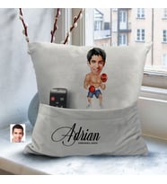 BK Gift Kişiye Özel Boksör Karikatür Tasarımlı Organizer Kumanda ve Atıştırmalık Cepli Gri Kırlent Yastık- 1 Arkadaşa Hediye, Cepli Yastık