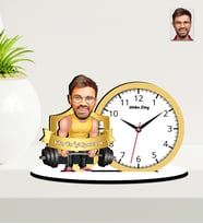 Kişiye Özel  Yılın En İyi Sporcusu Temalı   Hediye Karikatürlü  Ahşap Biblo Masa Saati