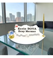 Sümen Ofis Doğal Beyaz Mermer İsimlik Haritalı Gold Tek Kalem ve Dünya Küre