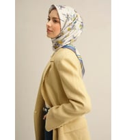 Armine Sura İpek Eşarp 9316-83 Beyaz Karışık Desen