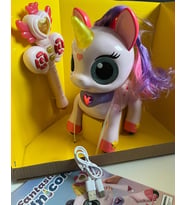 Uzaktan Kumandalı Unicorn Robot  Sihirli Asa Kontrollü Fantastik Unicorn Robot 22 Cm  Dans Eden Şarkı Söyleyen İnteraktif Robot Oyuncak (Pembe)