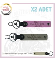Motorcu Yolculara Özel, İsim Plaka ve 0 Rh (+) Kan Grubu Yazılı x2 Anahtarlık, Kül Gri-Pembe-SK (Çok Renkli)