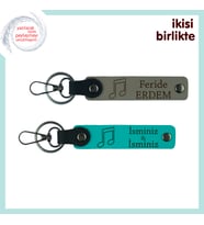 Hayatın Ritmiyle Özgünleşen Hediye, Kişisel İsim Yazılı Deri Anahtarlık Seti, Kül Gri-Koyu Turkuaz