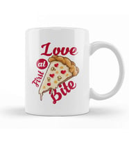 Love At First Bite Pizza Slice Pixel Art Kupa Bardak Porselen