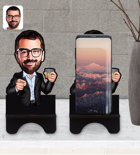 BK Gift Kişiye Özel Erkek Karikatürlü Ahşap Biblo Telefon Standı-50