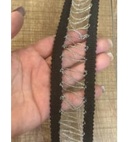 ORTASI ZİNCİR DETAYLI ŞERİT DİKİŞ GİYİM AKSESUARI EN 6 CM (1 METRE )