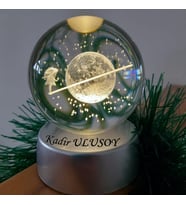 Gifttime Kişiye Özel Satürnlü Kız Işıklı 6 Cm Çapında Cam Kristal Küre