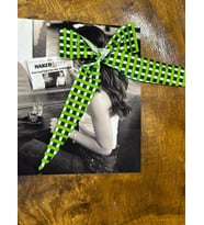 3 BOYUTLU EKOSE FİYONK TOKALI KIZ ARMA DİKİŞ APLİKE 23X19 CM