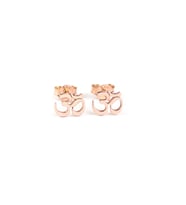 Kişiye Özel 925 Ayar Gümüş Om Model Küpe (Rose)