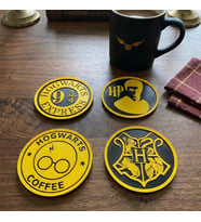 Harry Potter Fan Özel 4'lü Coaster Seti - Sarı-Siyah Hogwarts Tasarımlı Kahve Altlığı (Siyah-Sarı)