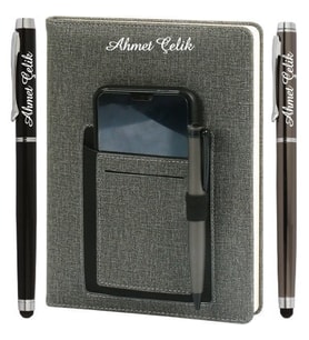 İsme Özel Kanguru Cepli Defter Füme + İsme Özel Metal Roller Kalem  15x21, 224sf. Çizgili 70gr. Termo Deri  İsme Özel Defter  MT-411