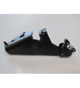 RENAULT KANGOO- 4- 14/21; SÜRGÜLÜ KAPI ALT RAY BAĞLANTISI SAĞ 8200497645 1479-2925