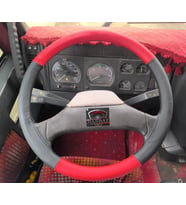 DİKİŞLİ DİREKSİYON KILIFI SİYAH / KIRMIZI DERİ SİYAH DİKİŞ IVECO EUROTECH 2003 KASA (açıklama)