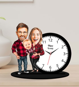 Kişiye Özel Karikatürlü Aile Temalı Ahşap Biblo Masa Saati