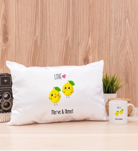 Kişiye Özel Sevimli Limonlar Dikdörtgen Yastık ve Beyaz Kupa