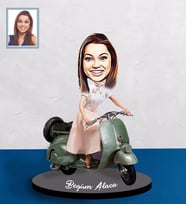 Kişiye Özel Vespa Motorcu Bayan  Karikatürlü Ahşap Biblo  Mod-1