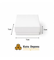 7x7x3 cm Tam Kapaklı Selefonlu Süngerli Takı Kutusu - Beyaz (DEMONTE) (50 ADET)