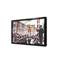 Halka Seslenen Atatürk Çerçeveli Cam Tablo